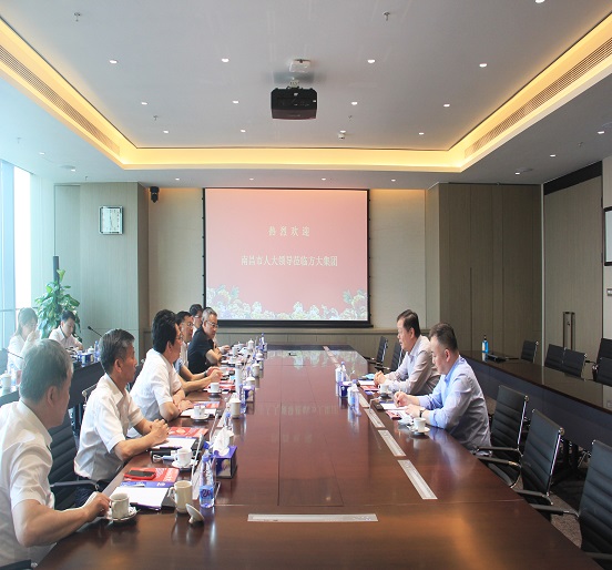南昌市人大常委会主任吴伟柱等一行莅临九游会老哥俱乐部集团考察